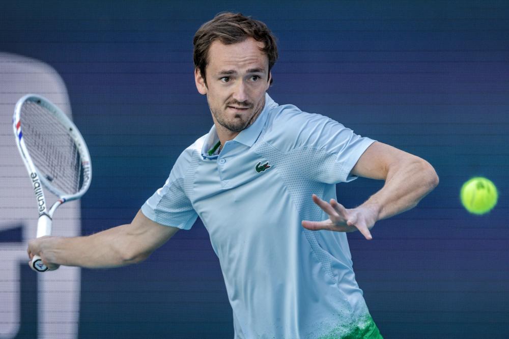 安永佳港队回来状态爆棚，一分钟进球？！新鹏城什么...