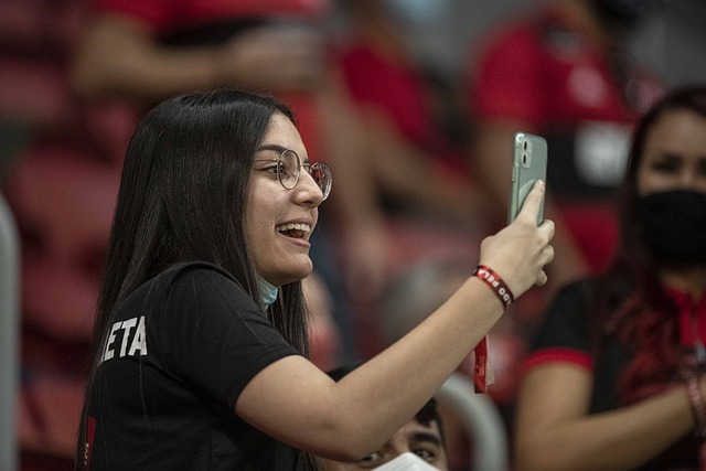 塞超球队劳动1923主帅日佐维奇在比赛中突然去世，年仅44岁