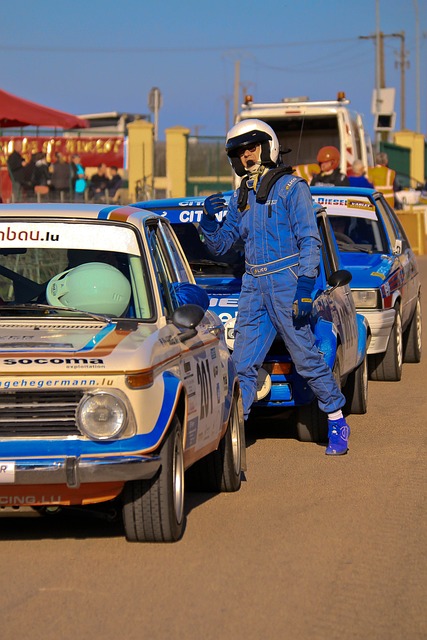 尽管他们来 尽管他们来